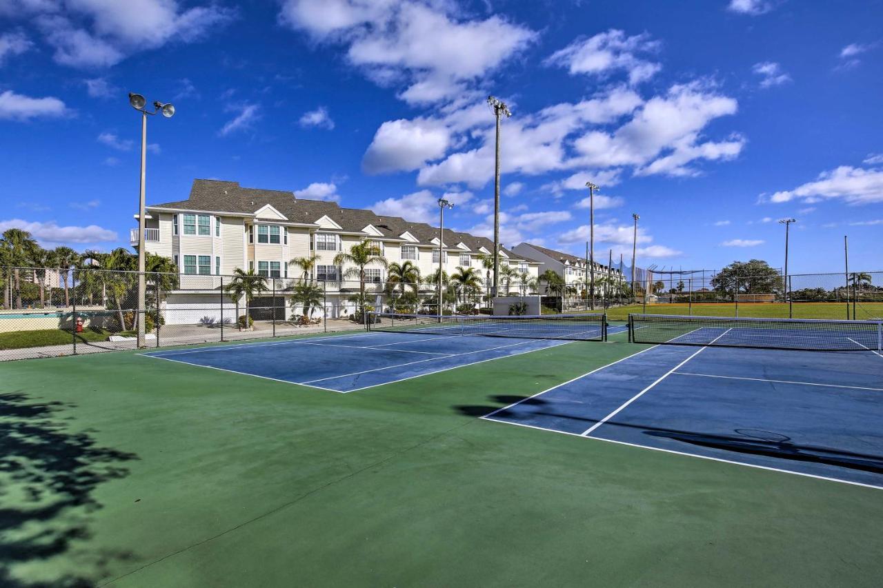 St Pete Condo With Heated Pool - Less Than 1 Mi To Beach! St. Pete Beach Buitenkant foto